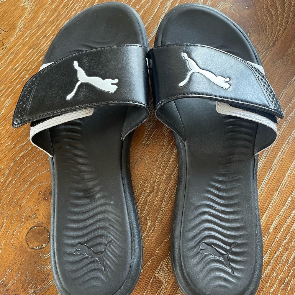 Puma Sliders Size 10